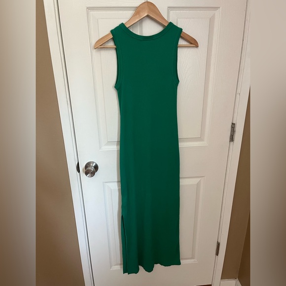 Universal Thread Green Sleeveless Dress With Slit - Picture 4 of 5